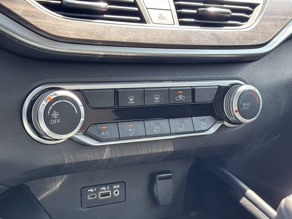 Used 2023 Silver Nissan 2.5 SV image 17