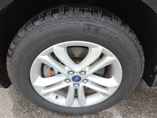 Used 2019 Black Metallic Ford SEL image 23