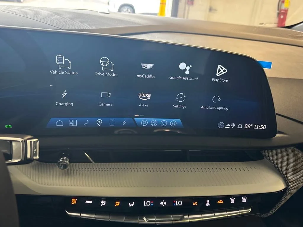 2025 Cadillac OPTIQ Sport 1 - Photo 43