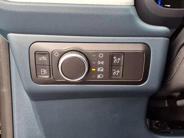 New 2026 Shadow Black Ford XLT image 10