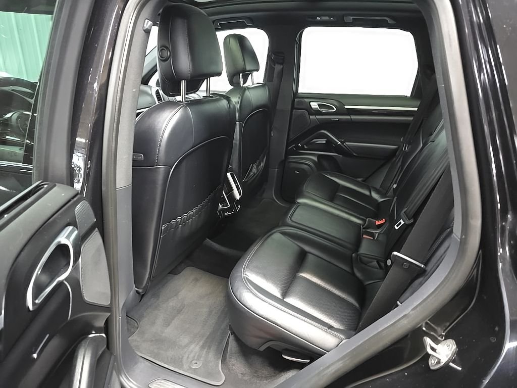 Used 2017 Black Porsche Base image 33