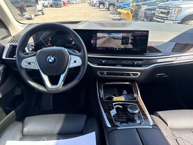 Used 2025 Black Sapphire Metallic BMW xDrive40i image 19