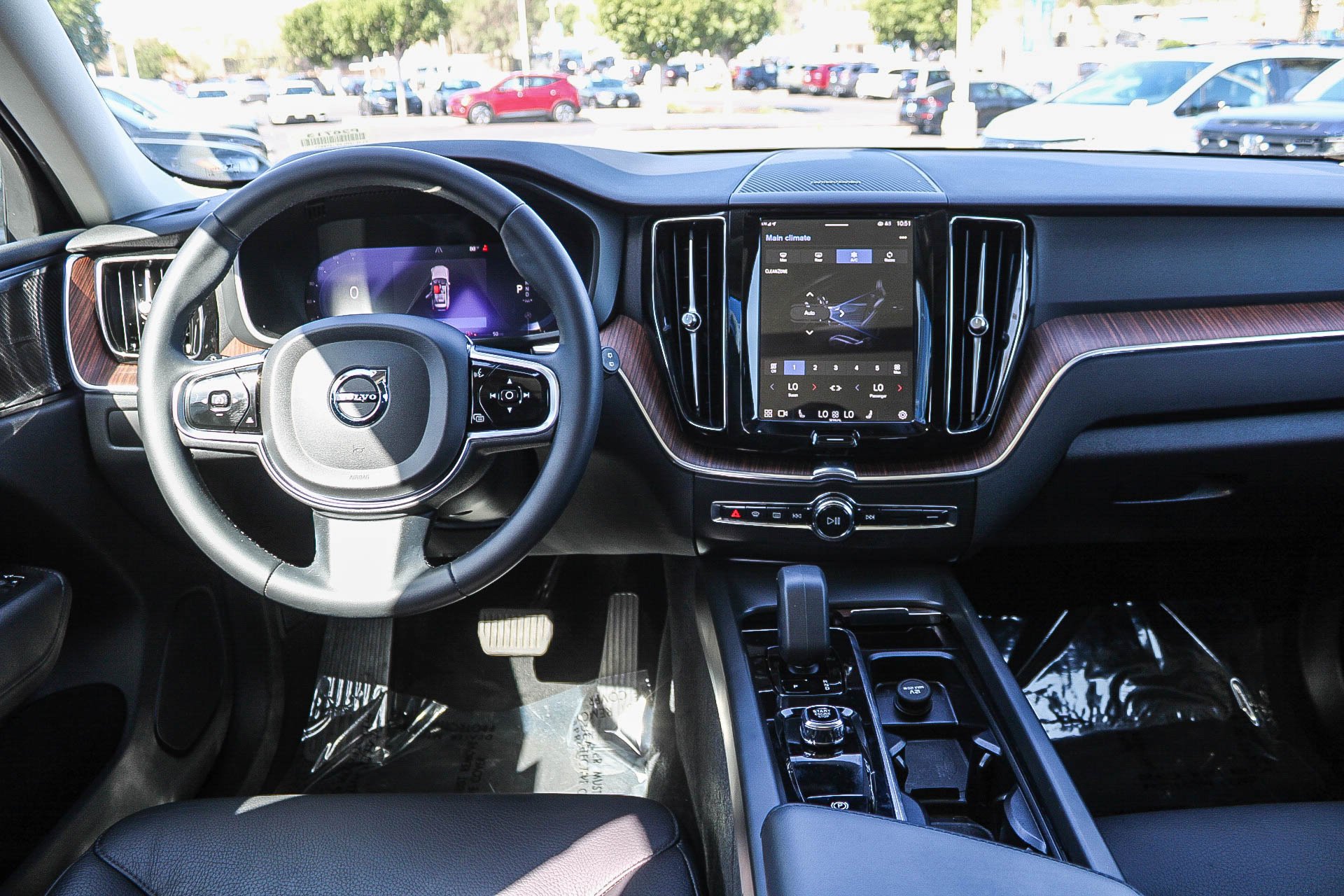 2023 Volvo XC60 Plus - Photo 13