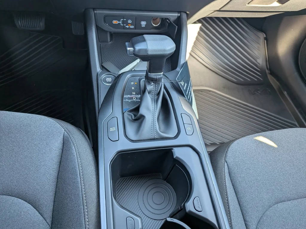 New 2027 Snow White Pearl Kia LXS image 44