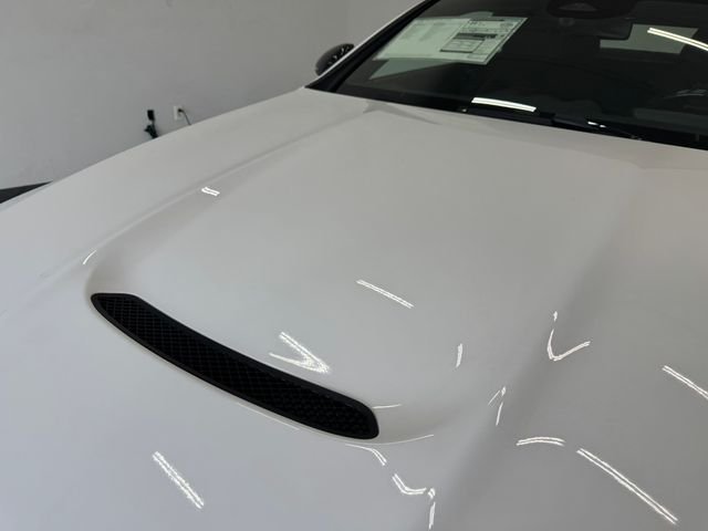 New 2026 MANUFAKTUR Moonlight White Metallic Mercedes-Benz AMG® CLE 53 4MATIC+ Coupe image 47