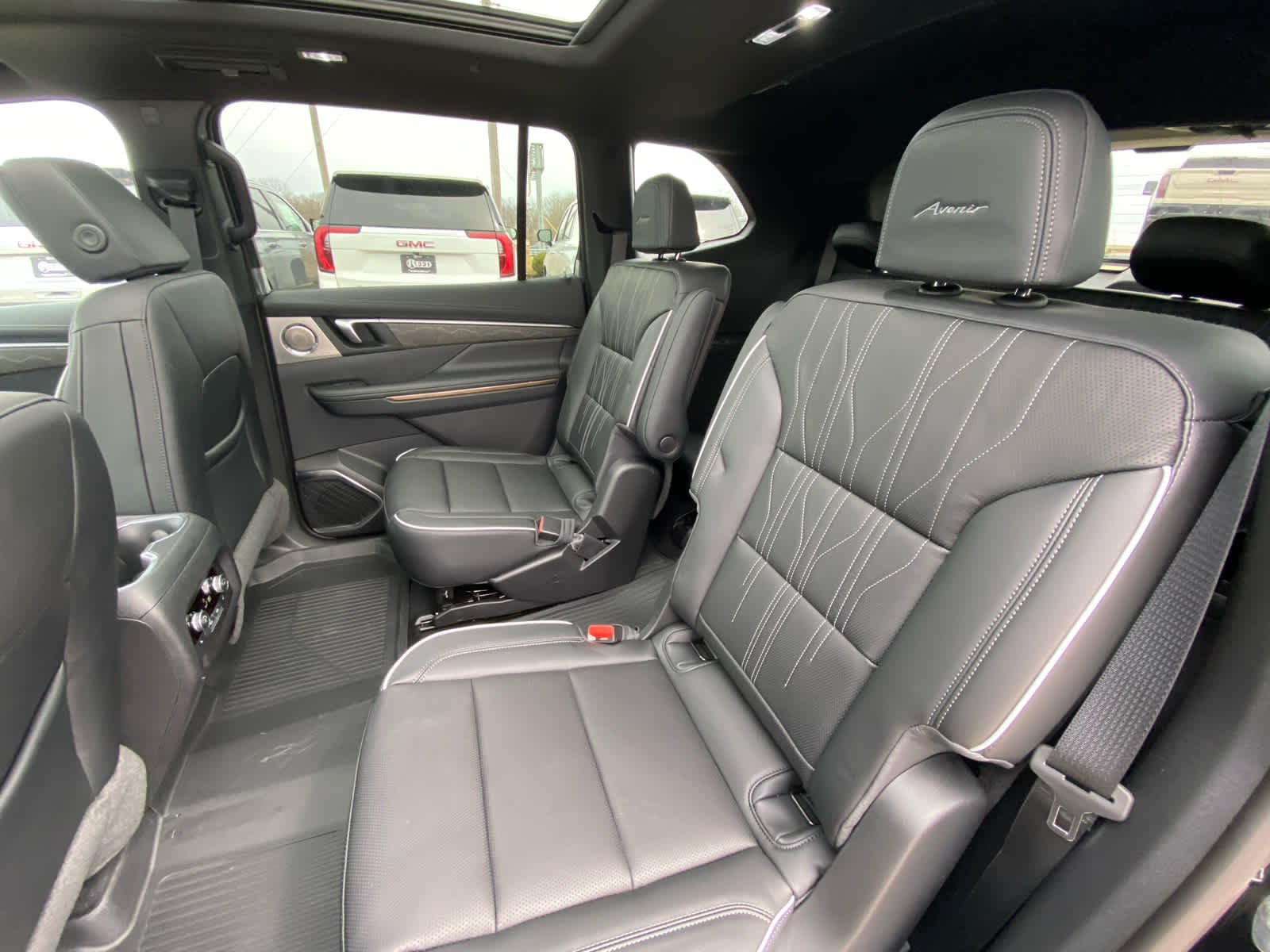 2026 Buick Enclave Avenir - Photo 28