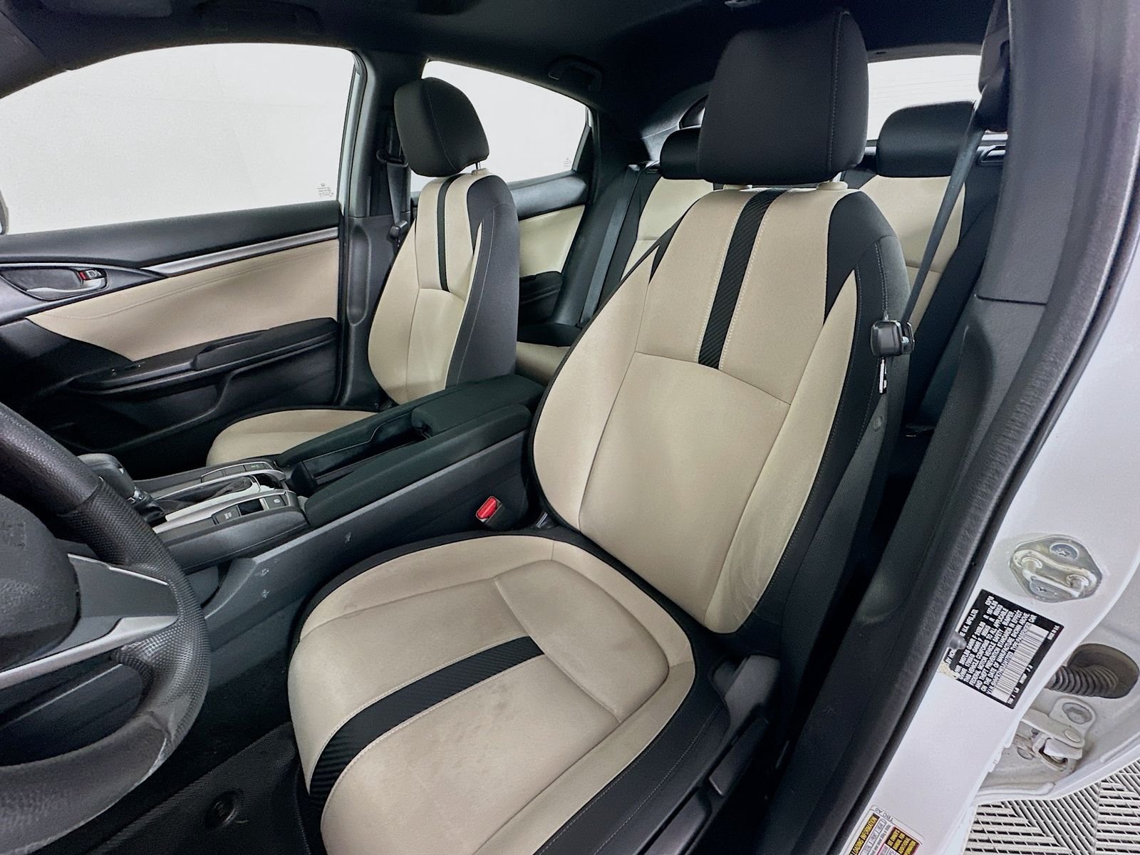 Used 2018 White Honda EX image 20