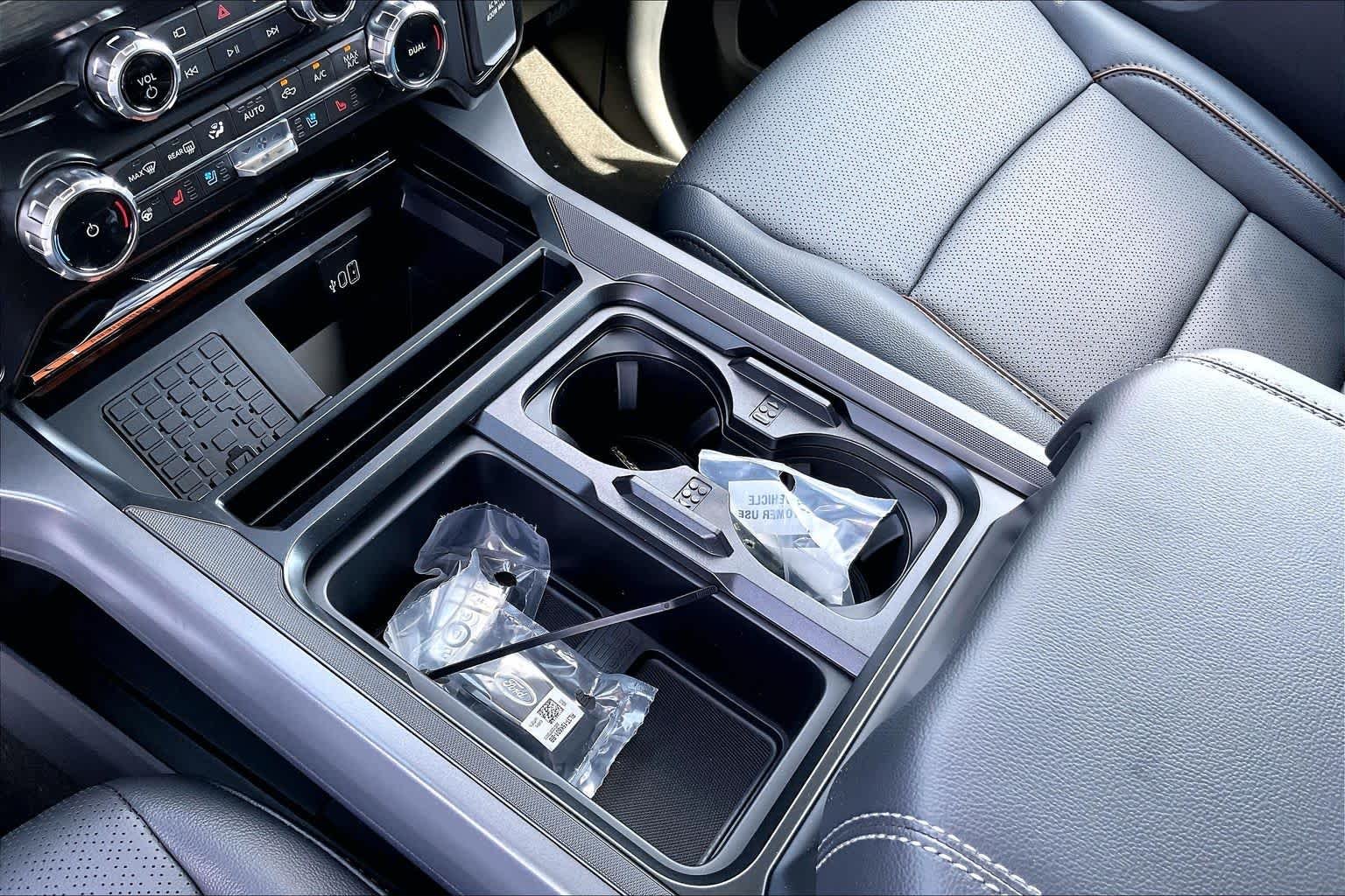 New 2027 Carbonized Gray Metallic Ford F-250® Lariat® image 5
