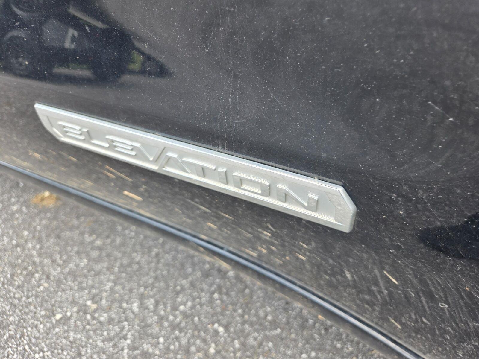 Used 2020 ONYX BLACK GMC Elevation image 5