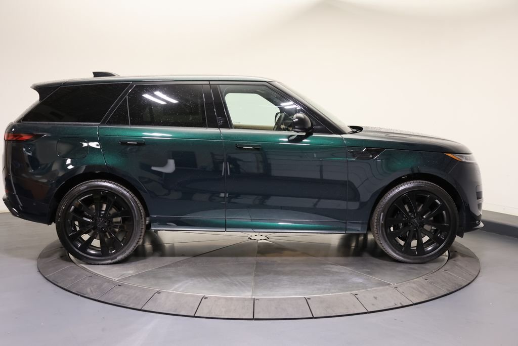 New 2026 British Racing Green Land Rover Dynamic SE image 6