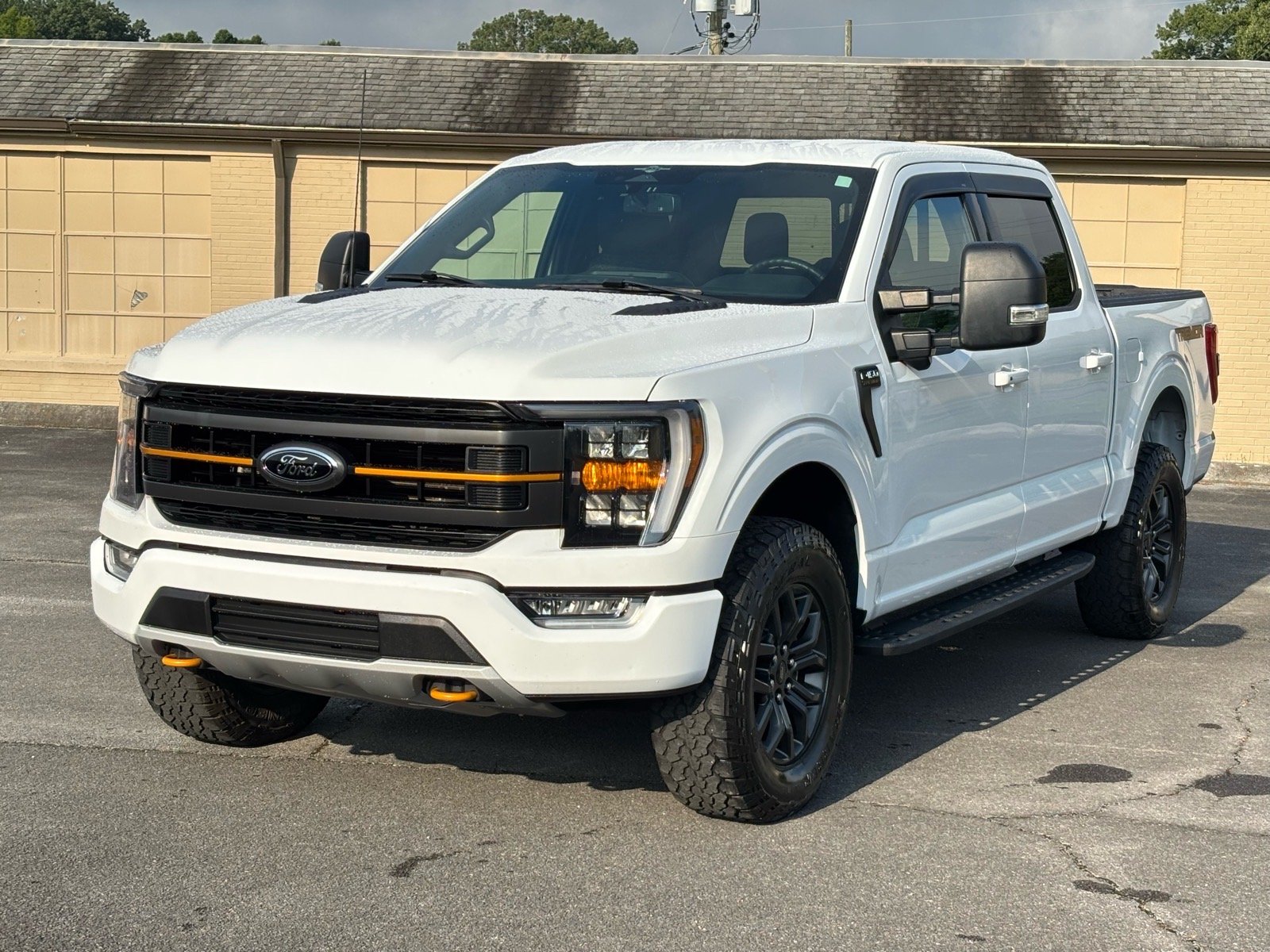 Used 2023 Oxford White Ford Tremor image 1