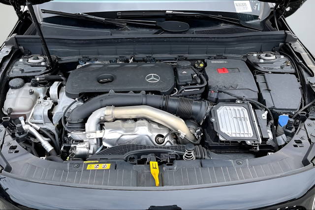 Used 2024 Black Mercedes-Benz GLB 250 image 26
