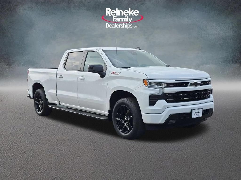 Used 2022  Chevrolet RST image 4