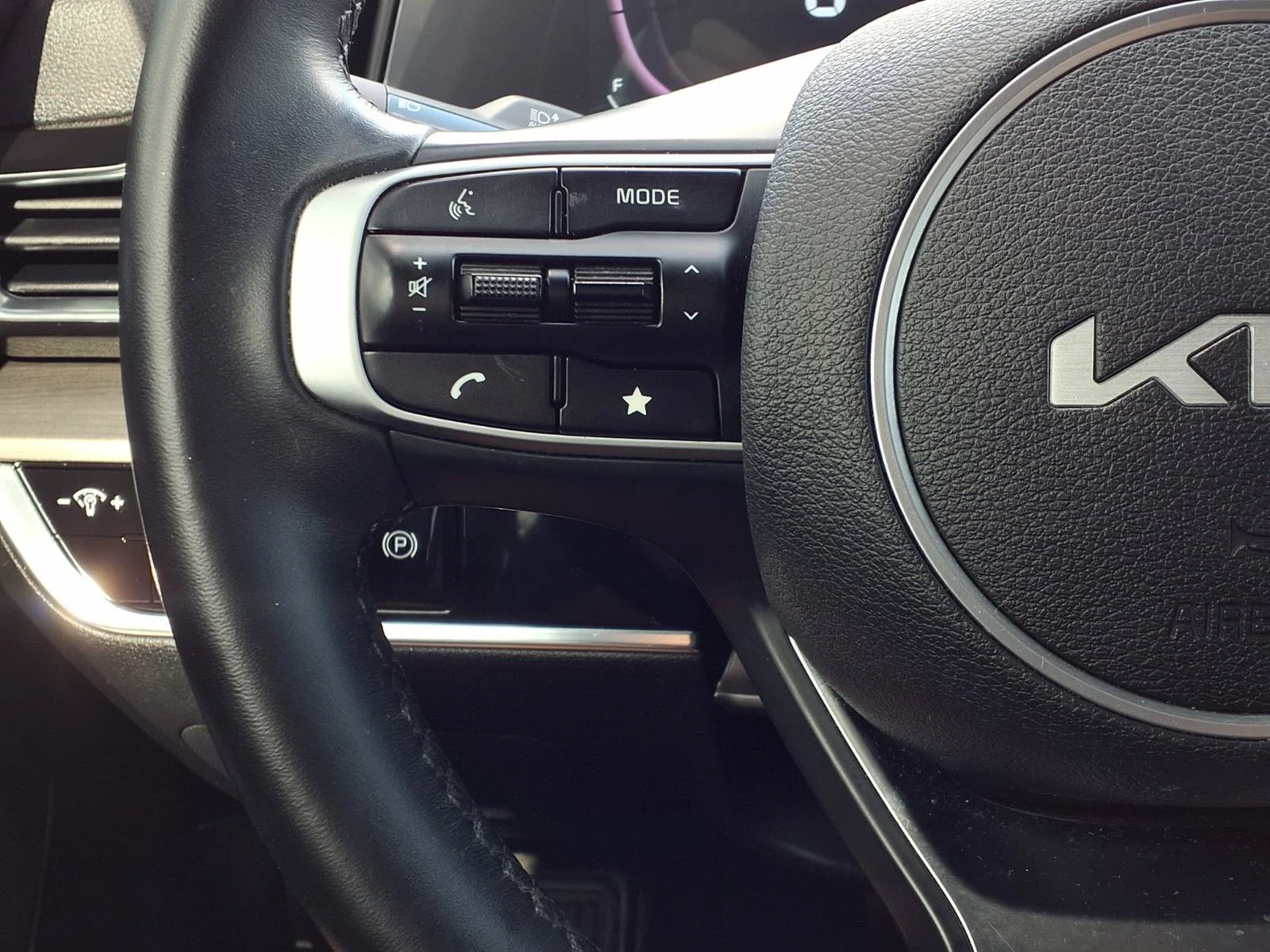 Certified Used 2025 White Kia X-Line image 20
