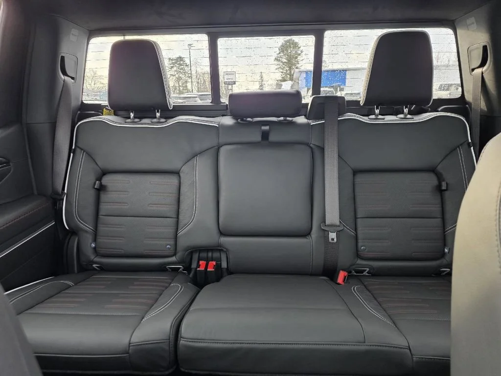 2026 GMC Sierra 1500 AT4X - Photo 8