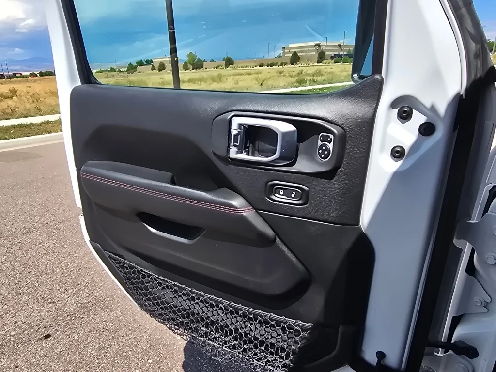 Used 2020 Bright White Clearcoat Jeep Rubicon image 17