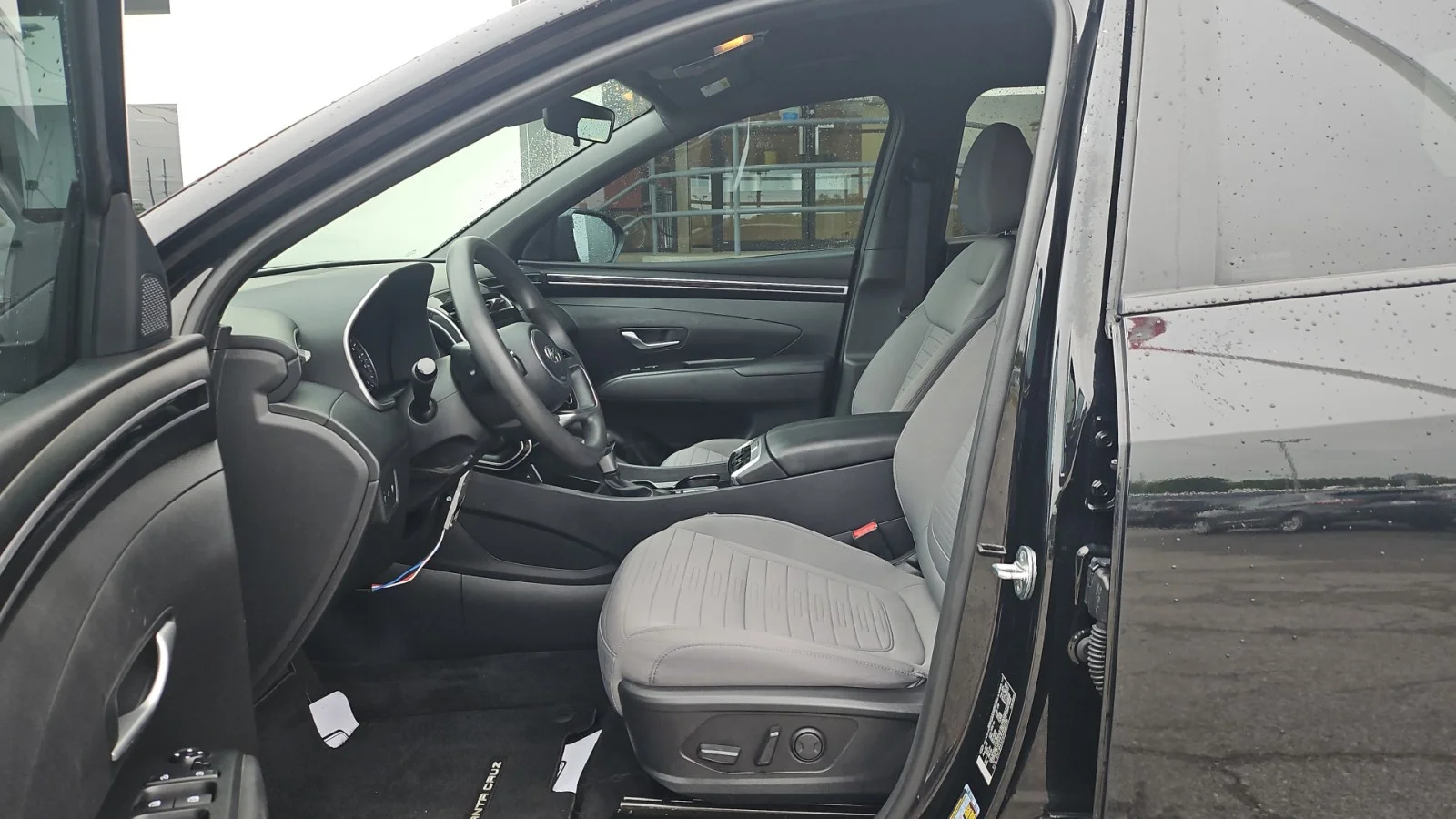 Used 2023 Black Hyundai SEL image 11