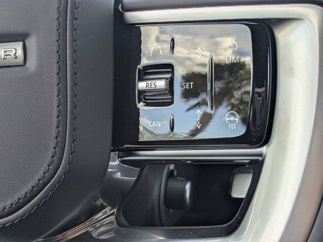 New 2027 Santorini Black Land Rover SE image 27