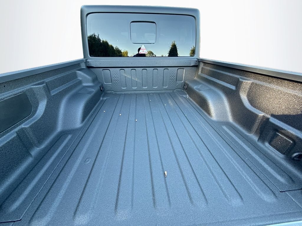 New 2025 Bright White Clear-Coat Exterior Paint Jeep Sport S image 28