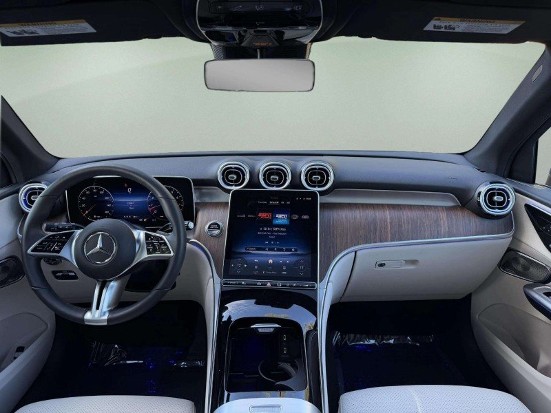 Used 2026 Starling Blue Metallic Mercedes-Benz GLC 300 image 9