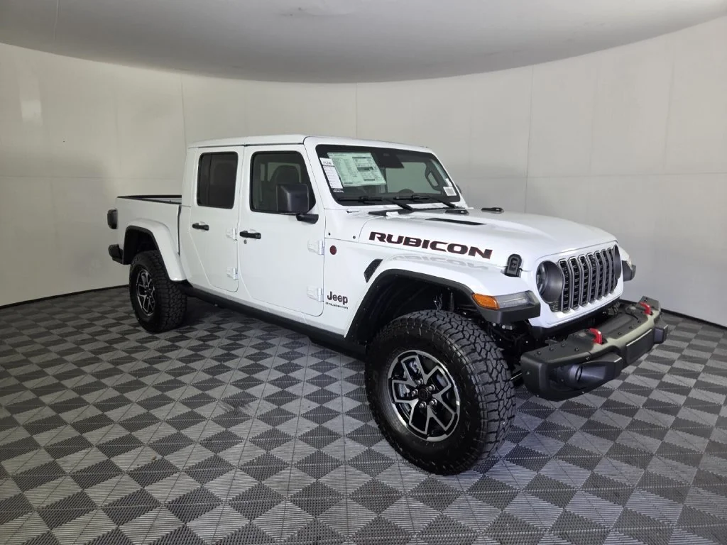 New 2026 Bright White Clear-Coat Exterior Paint Jeep Rubicon X image 2
