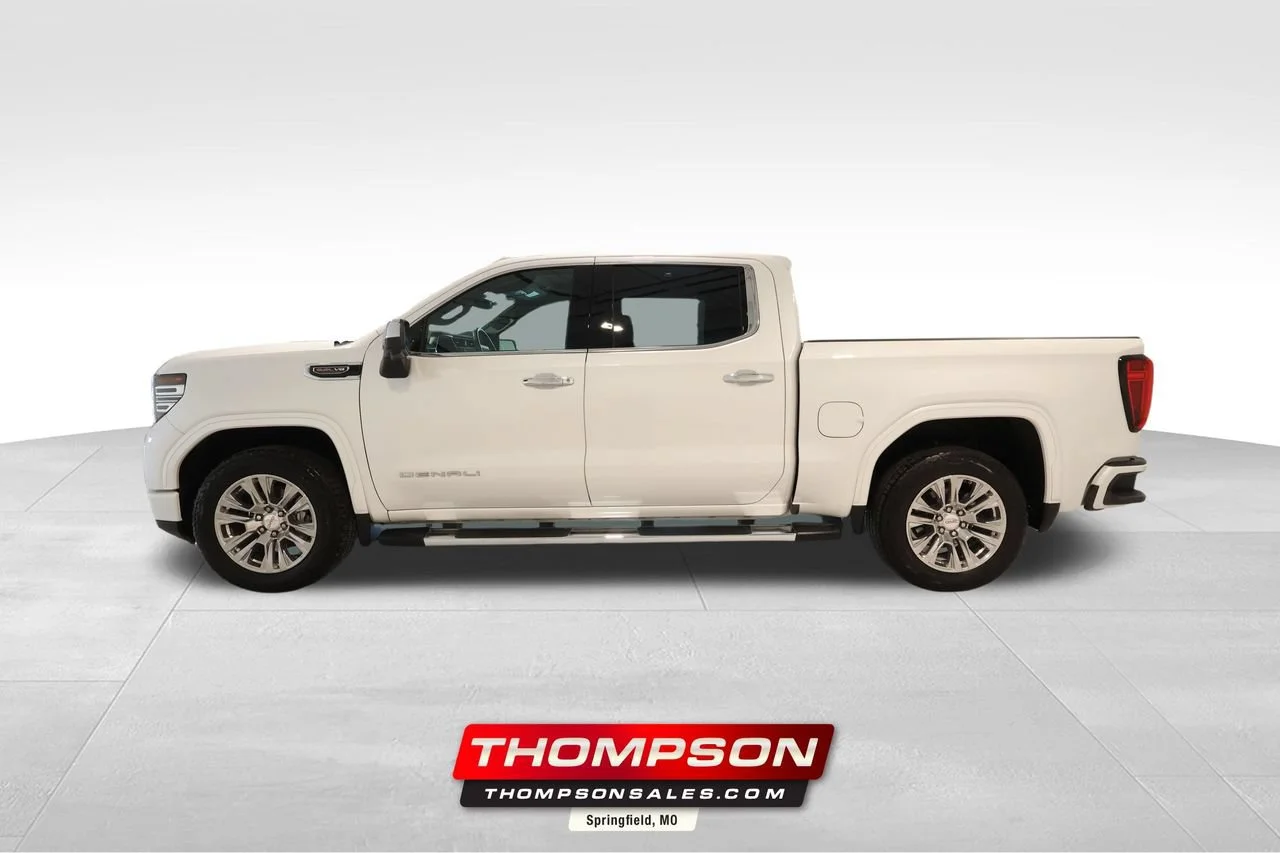 Used 2025 White Frost Tricoat GMC Denali image 1
