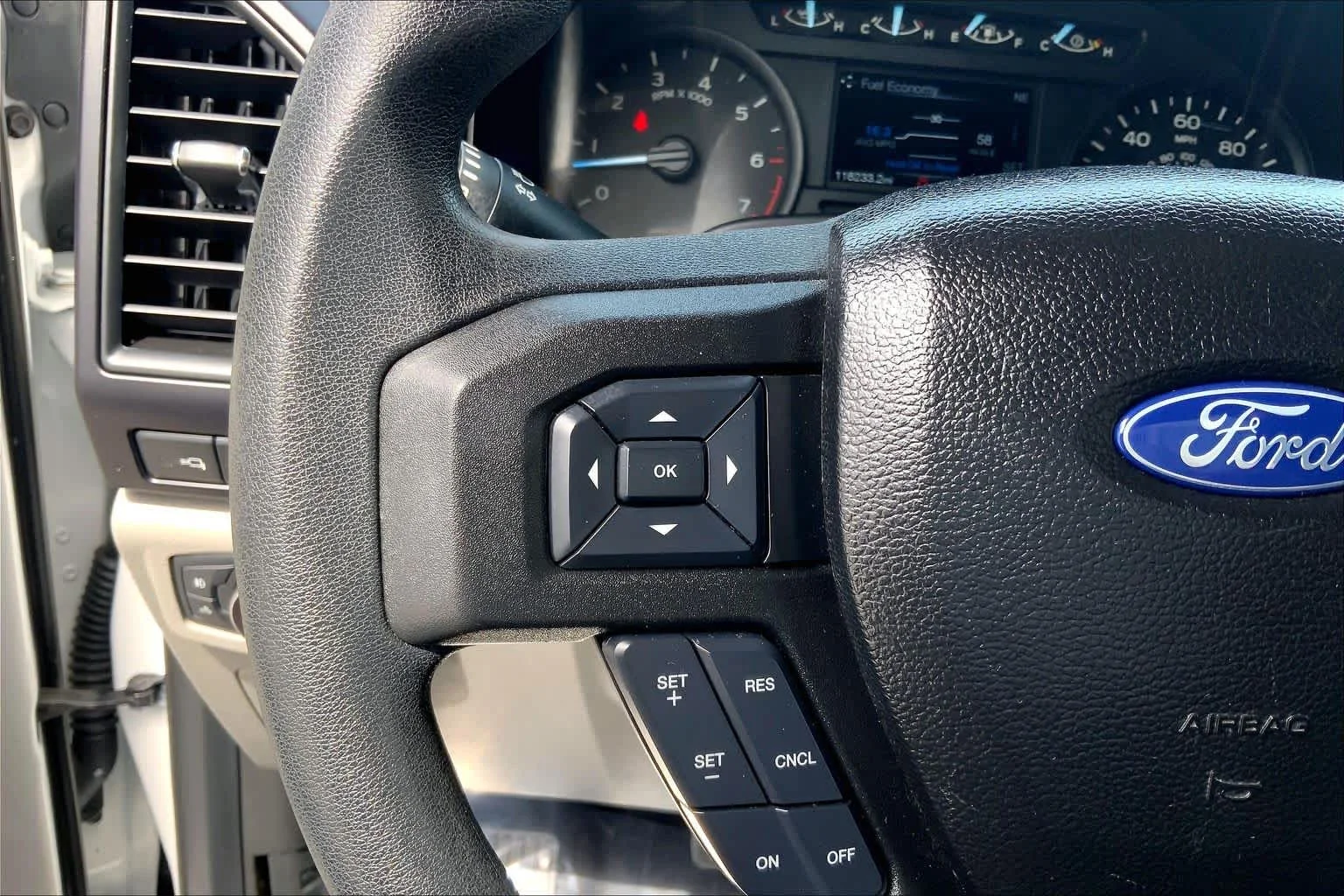 Used 2018 Oxford White Ford XL image 24