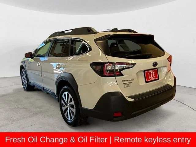 Used 2024 Crystal White Pearl Subaru 2.5i image 3