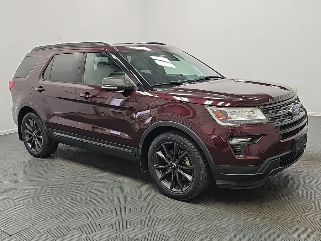 Used 2018 Red Ford XLT image 2
