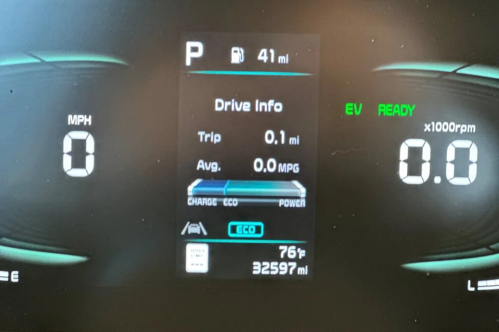 Used 2023 Black Kia LX image 24