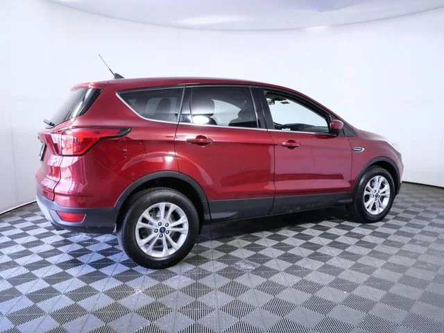 Used 2019 Red Ford SE image 8
