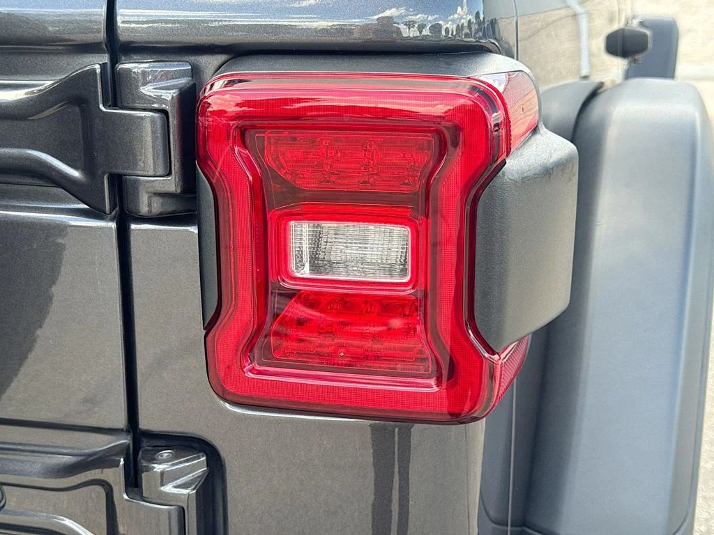 Used 2019 Gray Jeep Unlimited Rubicon image 32