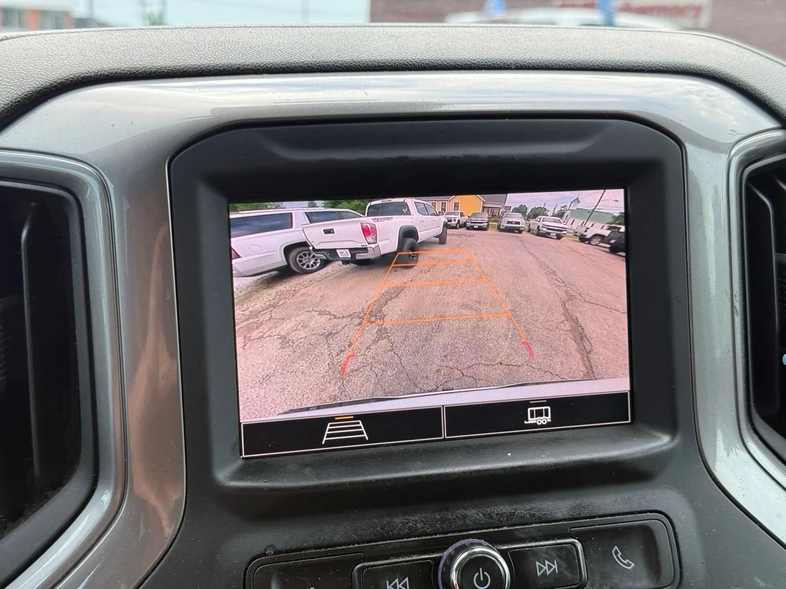 Used 2022 Summit White Chevrolet Custom image 20