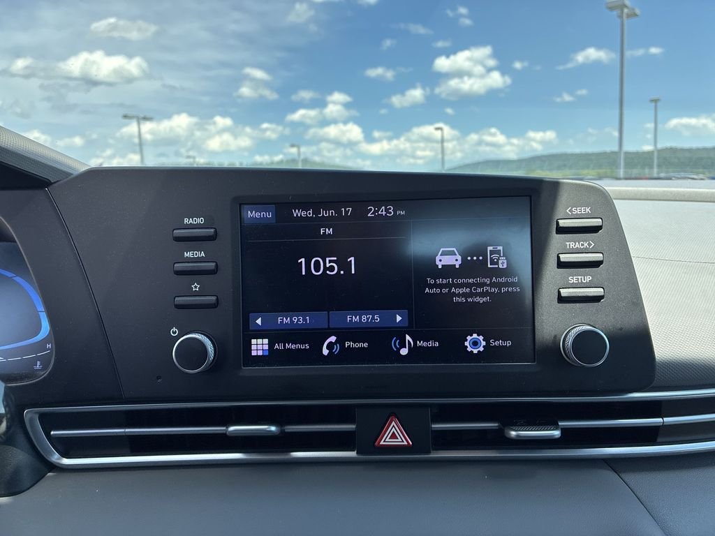 Used 2025 Blue Hyundai SE image 16