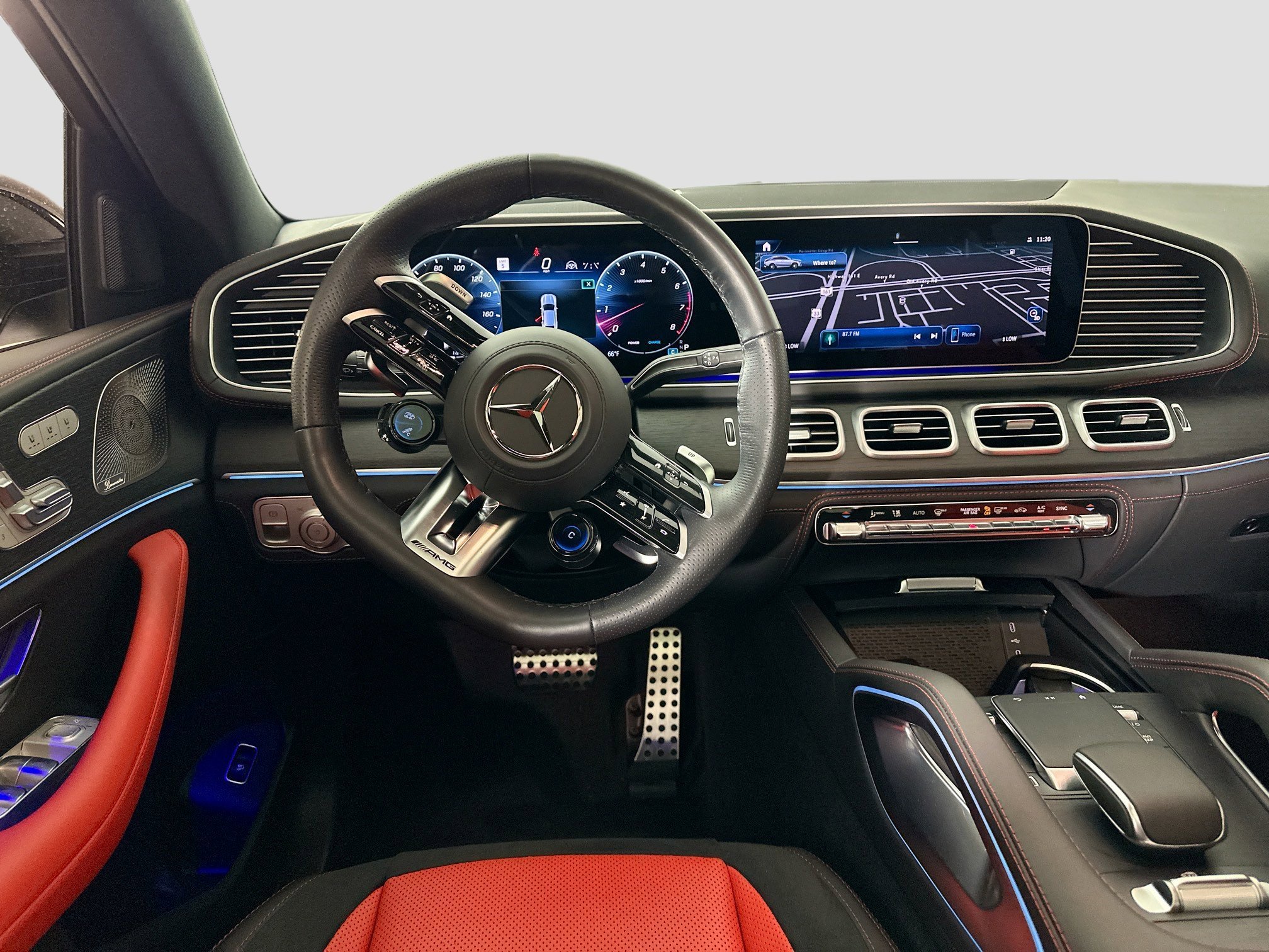 Used 2025 MANUFAKTUR Moonlight White Metallic Mercedes-Benz GLE 53 AMG® image 29