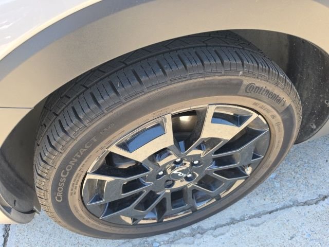 Used 2022 Gray Kia SX image 5