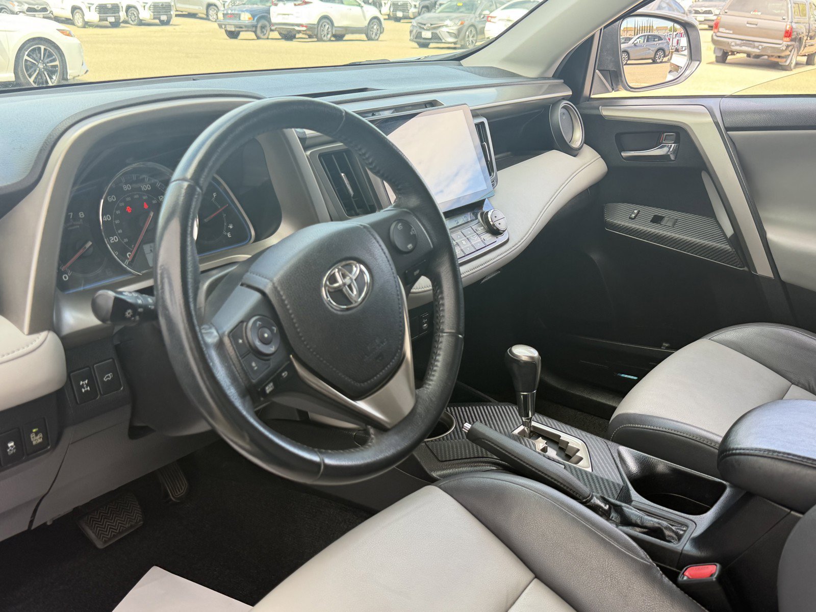 Used 2015 Classic Silver Metallic Toyota Limited image 20