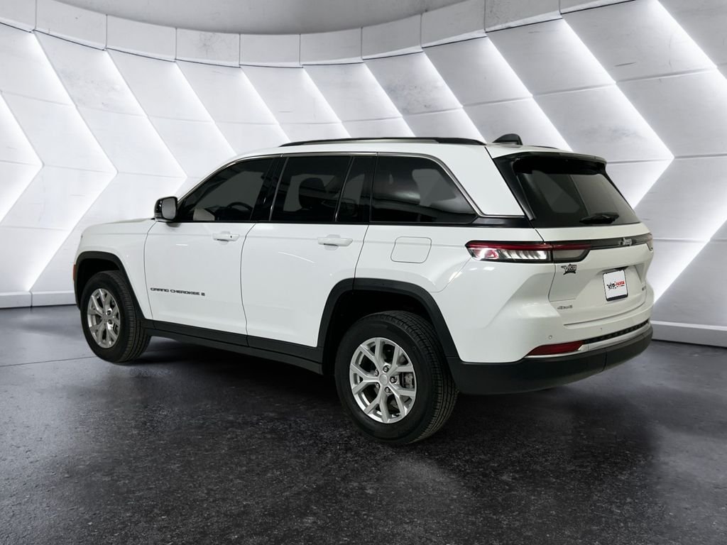 Used 2023 White Jeep Limited image 6