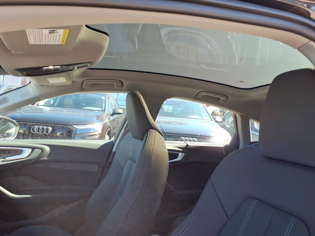 New 2026 Mythos Black Met Audi Premium Plus image 12