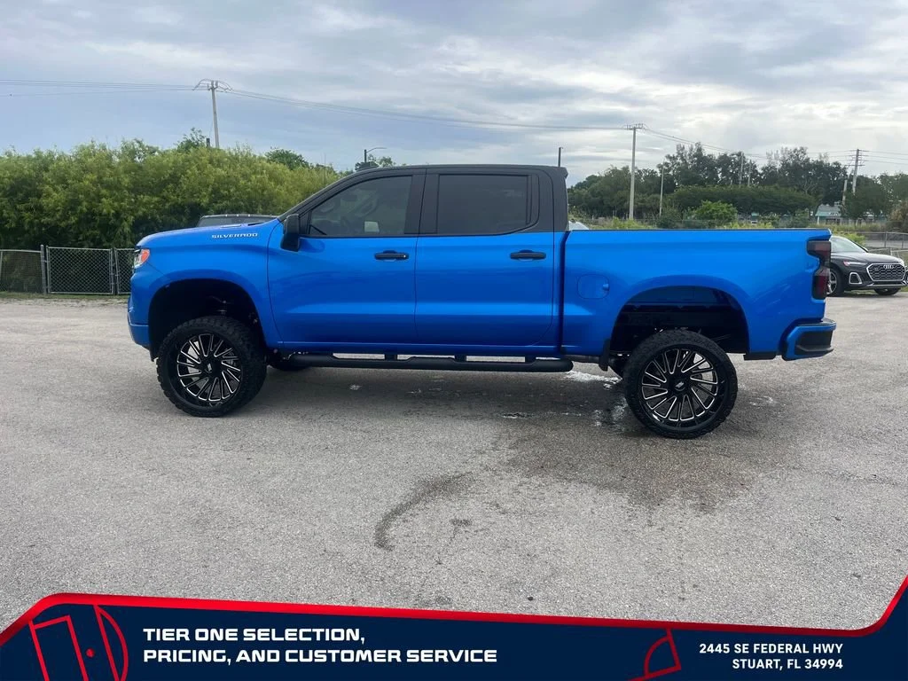 Used 2025 Riptide Blue Metallic Chevrolet Custom image 8