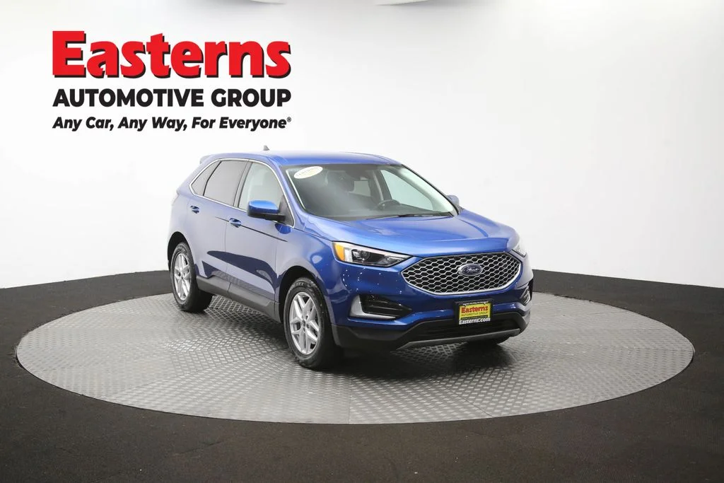 Used 2023 Blue Ford SEL image 52