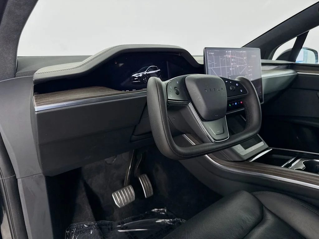 Used 2023 Black Tesla Standard Range image 9