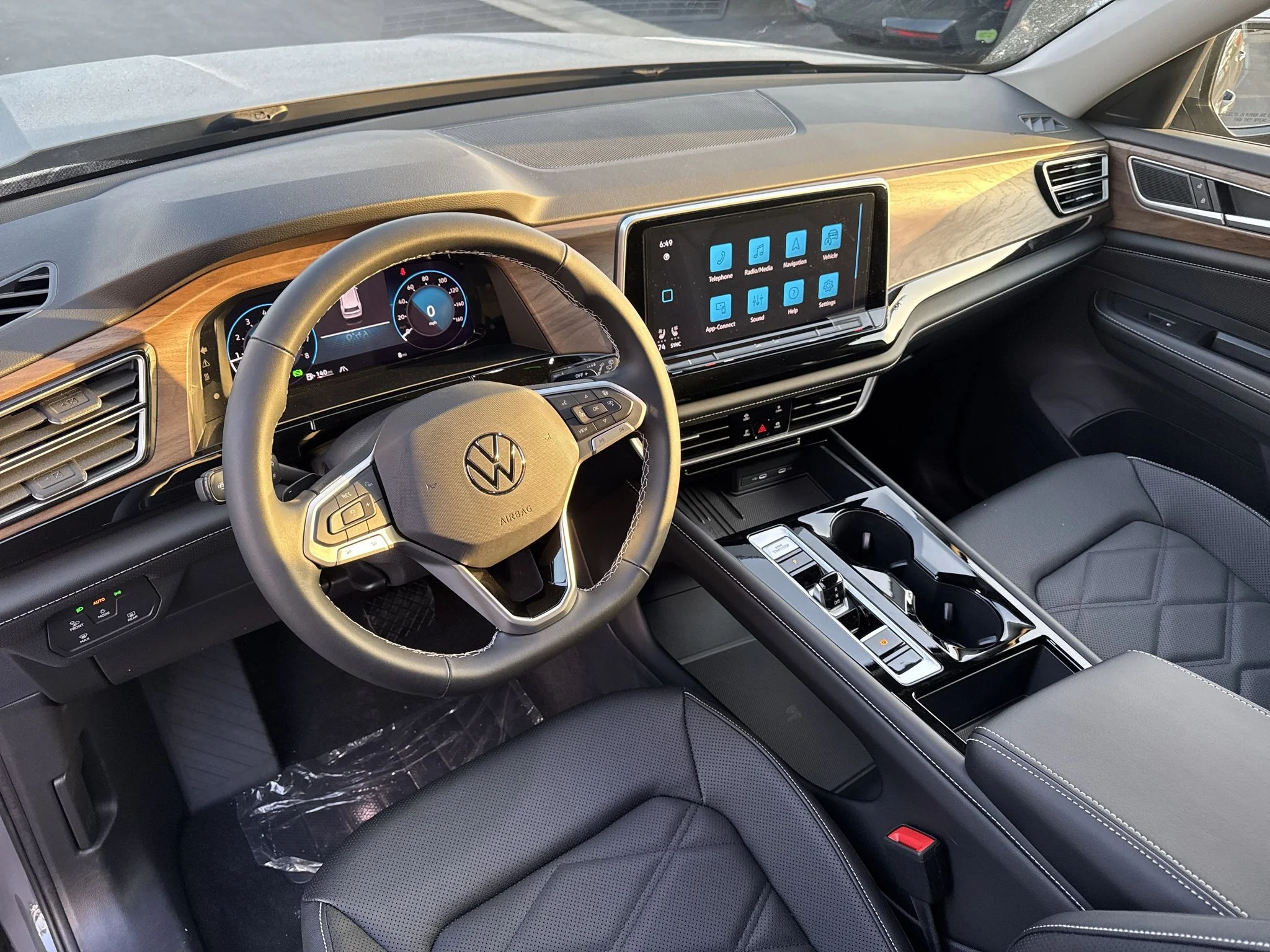 New 2026 Pure Gray Volkswagen 2.0T SE w/Technology image 16