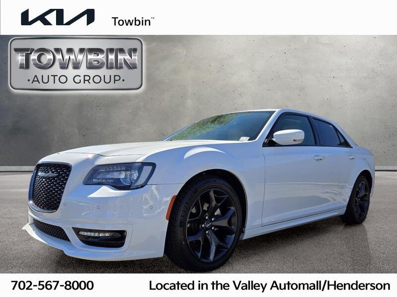 2023 Chrysler 300 Touring L RWD's photo