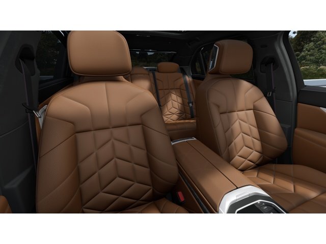 New 2026 Mineral White Metallic BMW 740i xDrive image 11