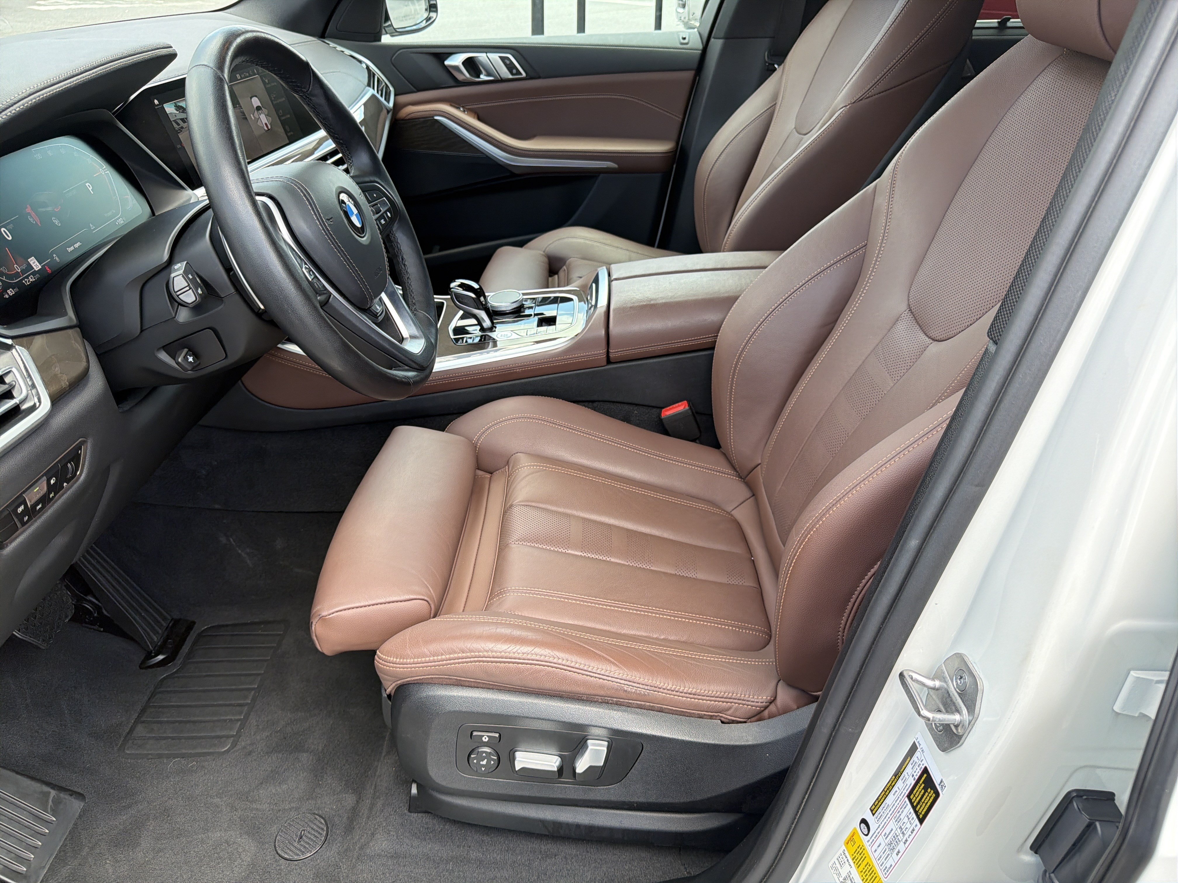 Used 2022 Alpine White BMW sDrive40i image 9