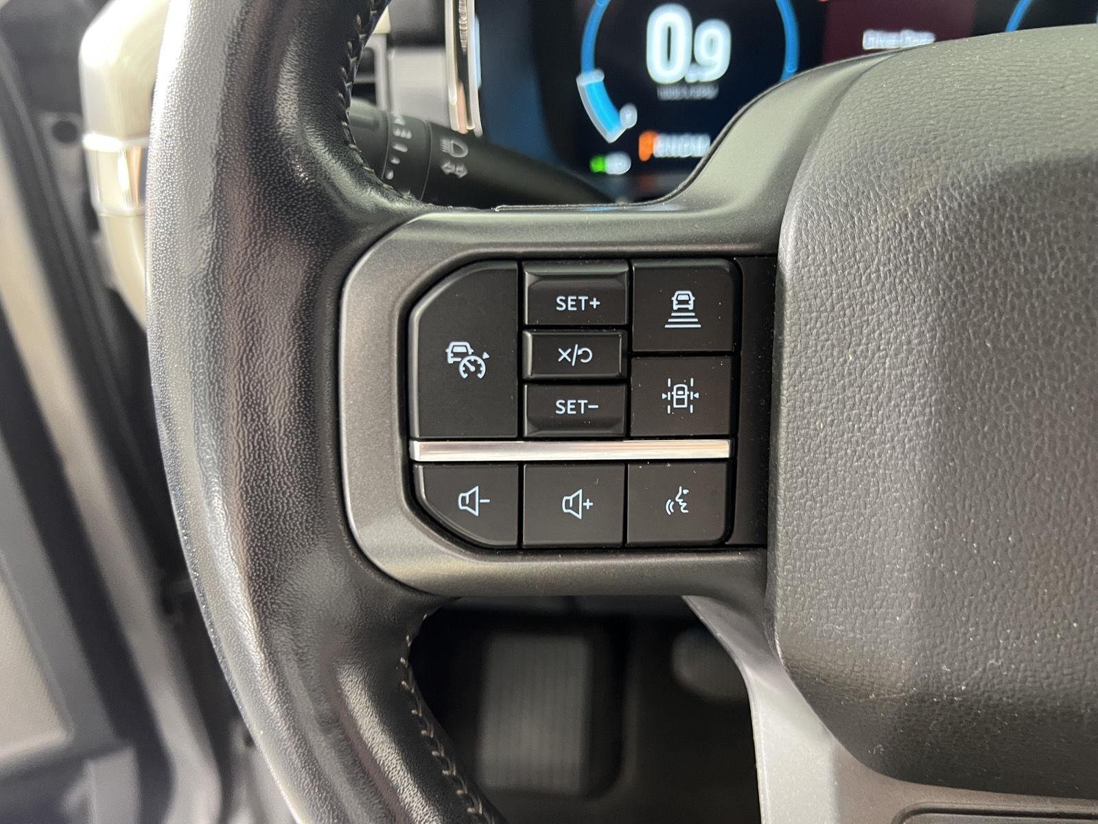Used 2022 Iconic Silver Ford LARIAT image 14