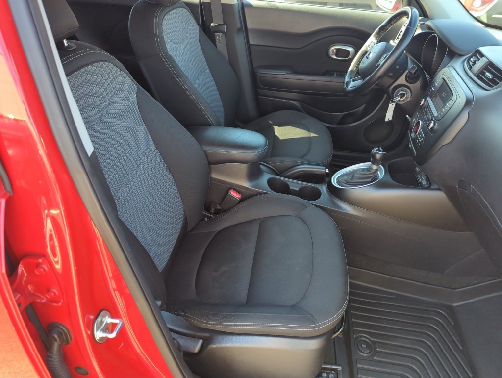 Used 2017 Red Kia Plus image 34