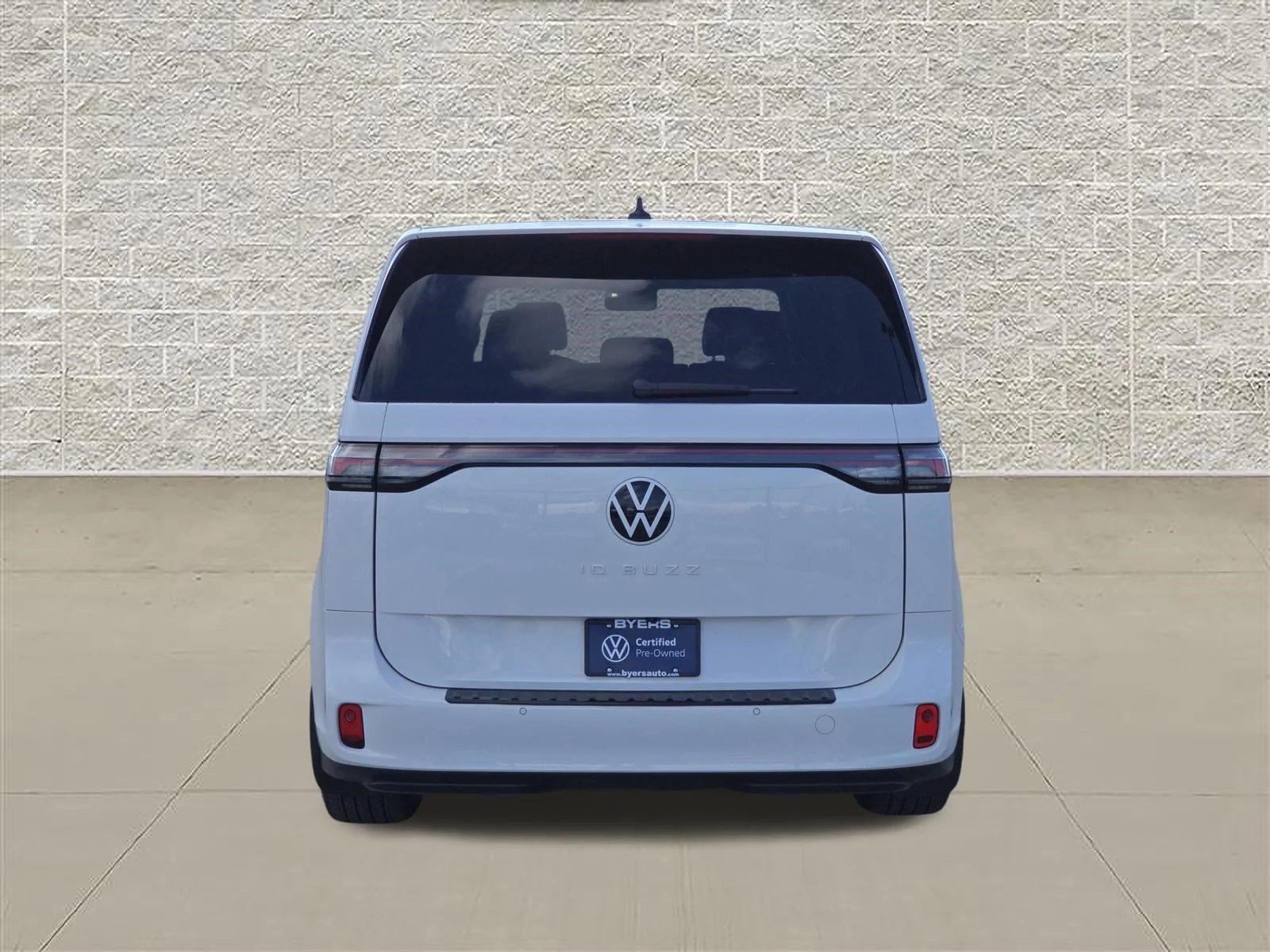 Certified Used 2025 Candy White Volkswagen Pro S image 6