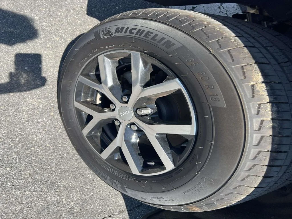 Used 2025 Red Jeep Limited image 14